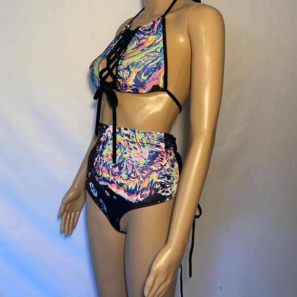 - UV black light reactive top and shorts - Picture 10 of 10